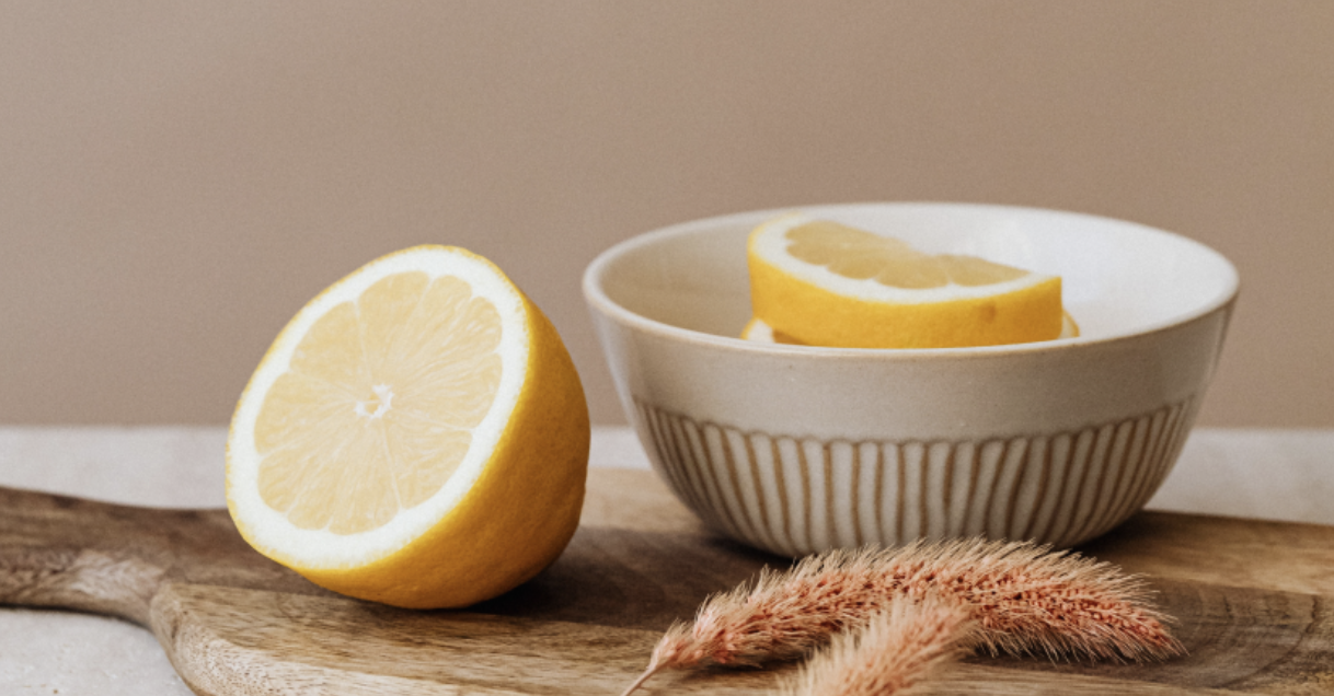 split oranges in a bowl